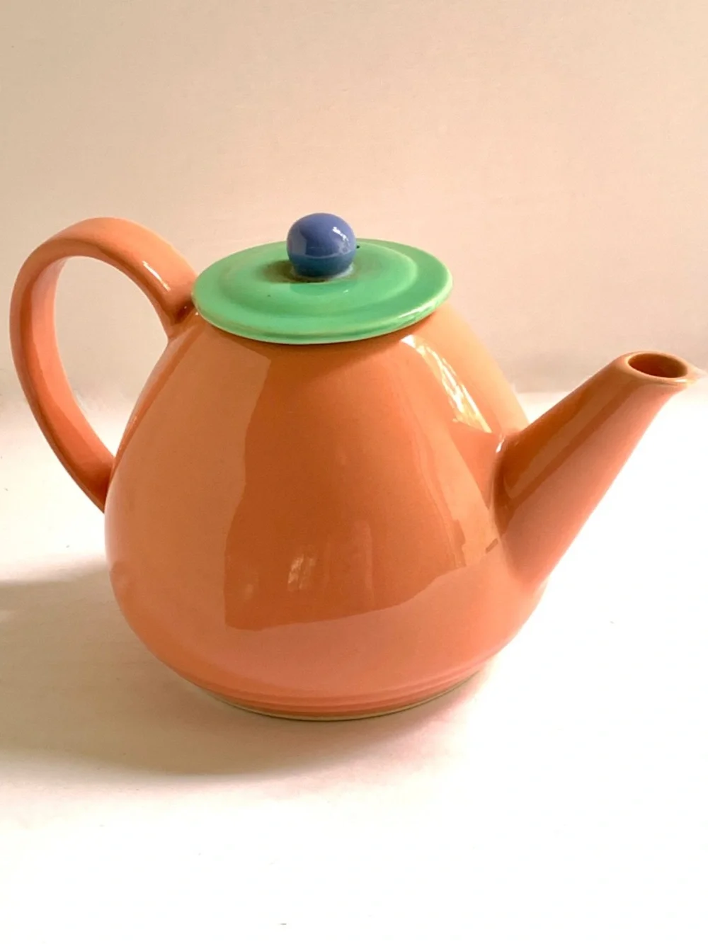 Lindt Stymeist Colorways Creamer w/ Lid | 1980s Japan | Pink & Teal